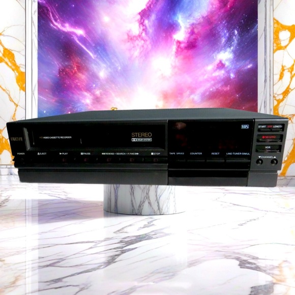 Vintage RCA VPT385 VHS HQ Video Cassette Recorder Player - No Remote. - Picture 1 of 9